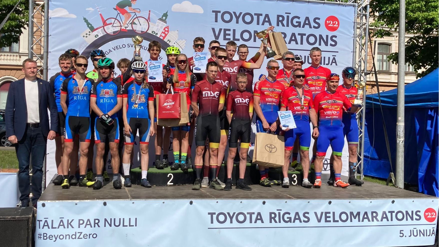 Aizvadītas šosejas riteņbraukšanas sacensības - Latvijas čempionāts U14 vecuma grupā un “Toyota” Rīgas velomaratons
