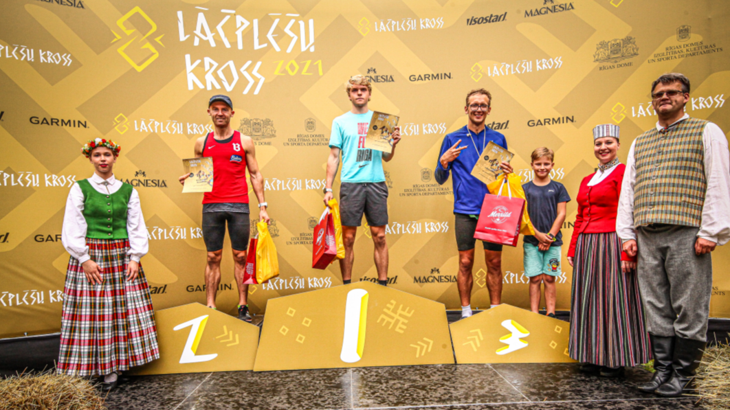 Latvijas čempionātu medaļnieki galvgalī šķēršļu skrējienā “Lāčplēšu kross”