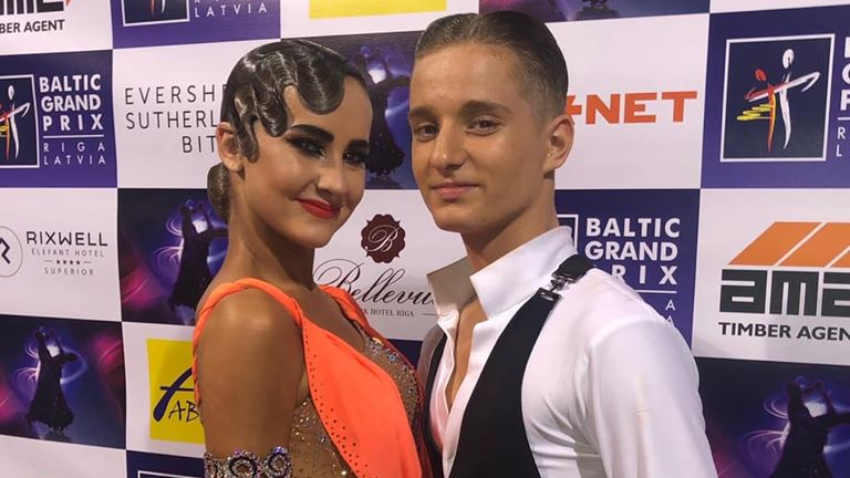 Latvijas pāris sasniedz pusfinālu pasaules čempionātā 10 dejās 