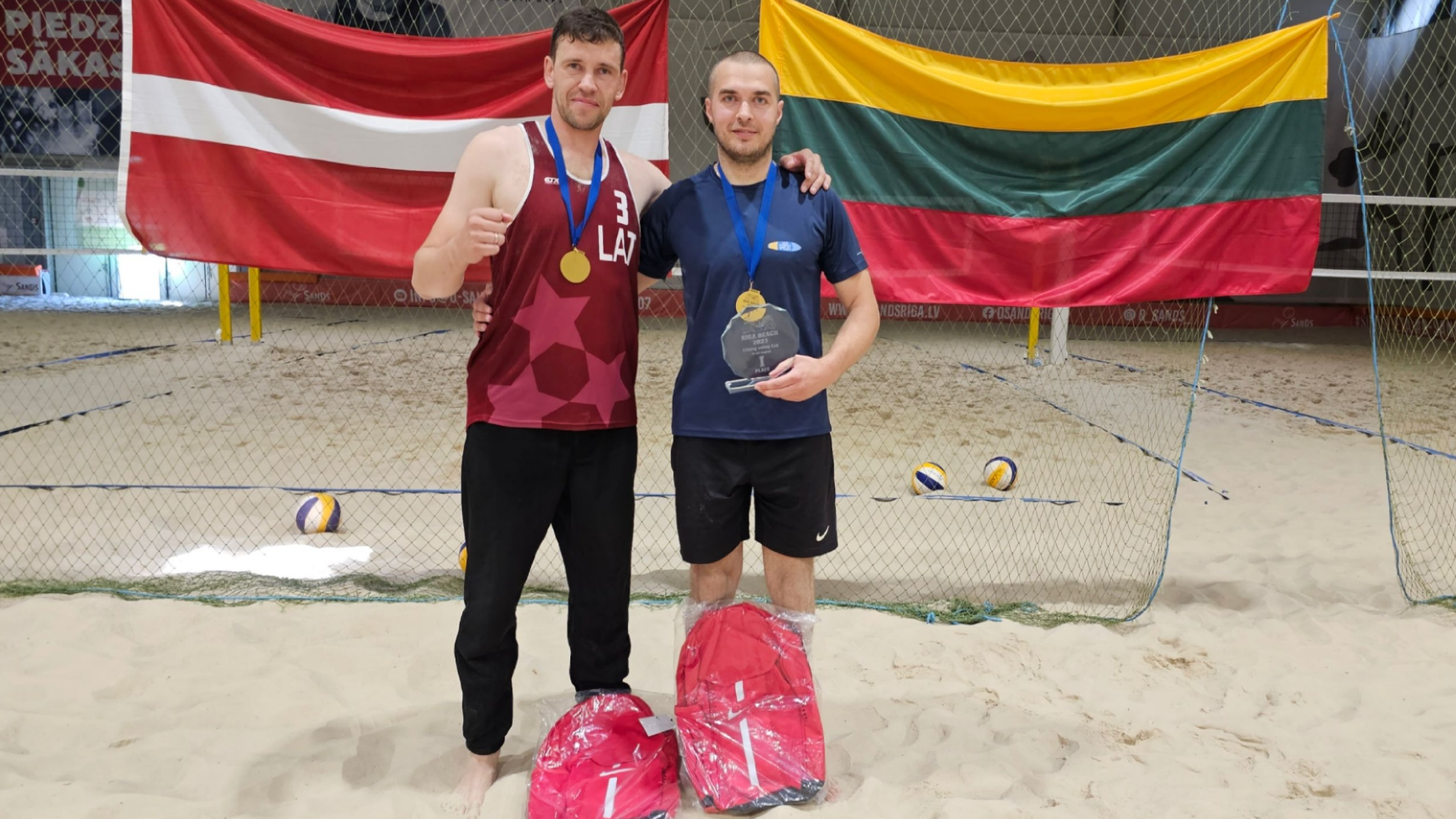 Divas Latvijas sēdvolejbola komandas izcīna zeltu!