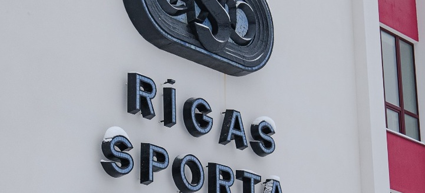 Atjauno Rīgas Sporta manēžas ēku