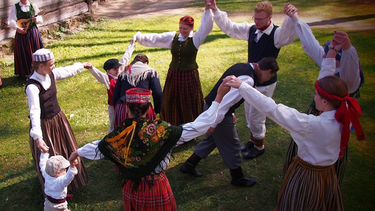 Bērnu rīts “Lieldienas gaidot” ar deju folkloras kopu “Dandari”
