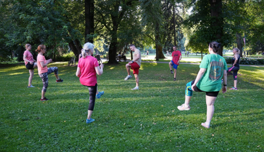 Rīgas pašvaldība aicina pievienoties bezmaksas sporta nodarbībām apkaimēs