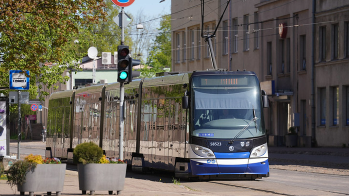 Rīgas dzimšanas dienas pasākumu laikā būtiski ierobežos satiksmi Vecrīgā; trešdien satiksmei slēgs 11. novembra krastmalu