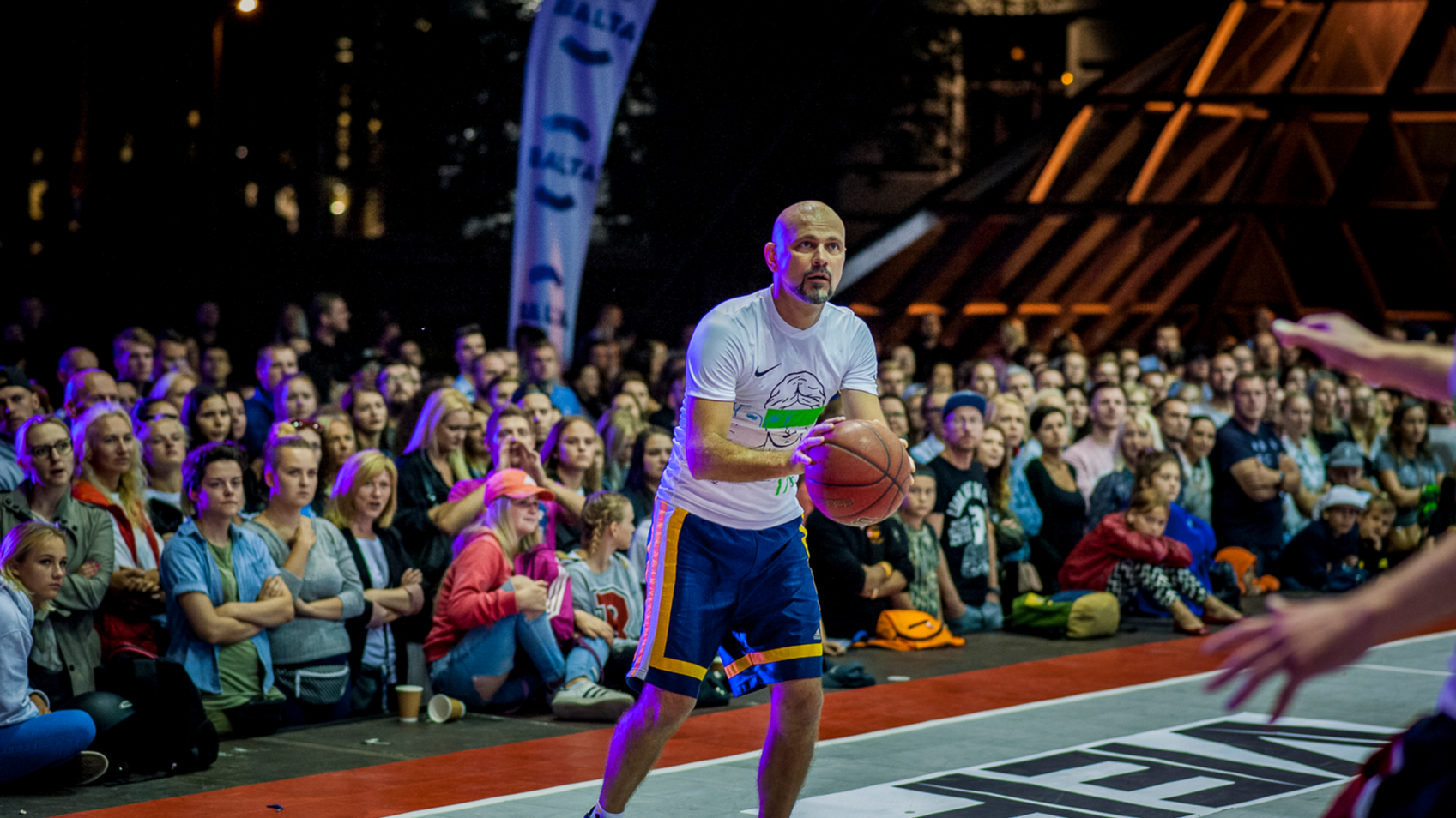 15 sabiedrībā zināmi cilvēki, kas atzinušies mīlestībā basketbolam