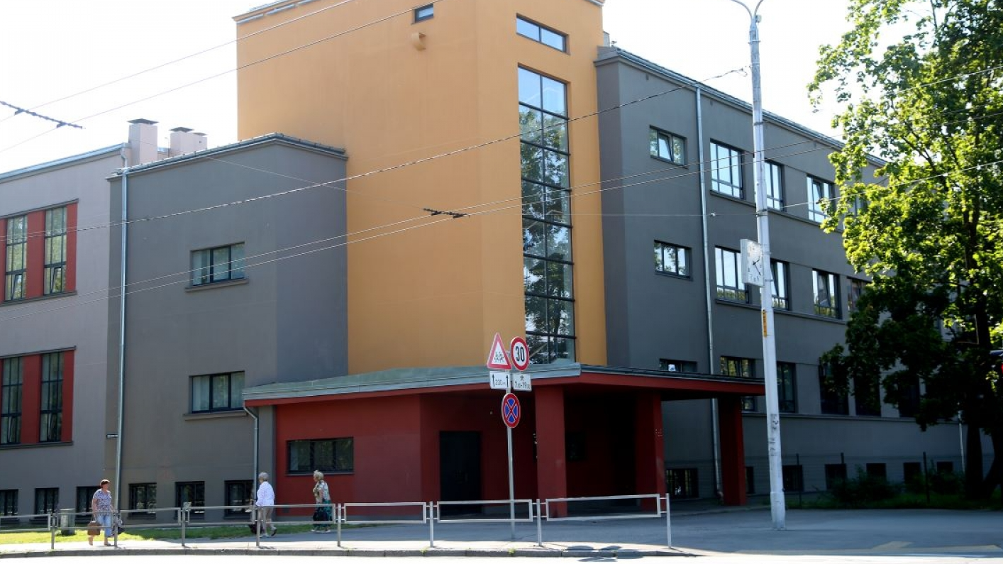 Piešķir 1,7 miljonus eiro Rīgas izglītības iestāžu darbinieku motivēšanai vakcinēties