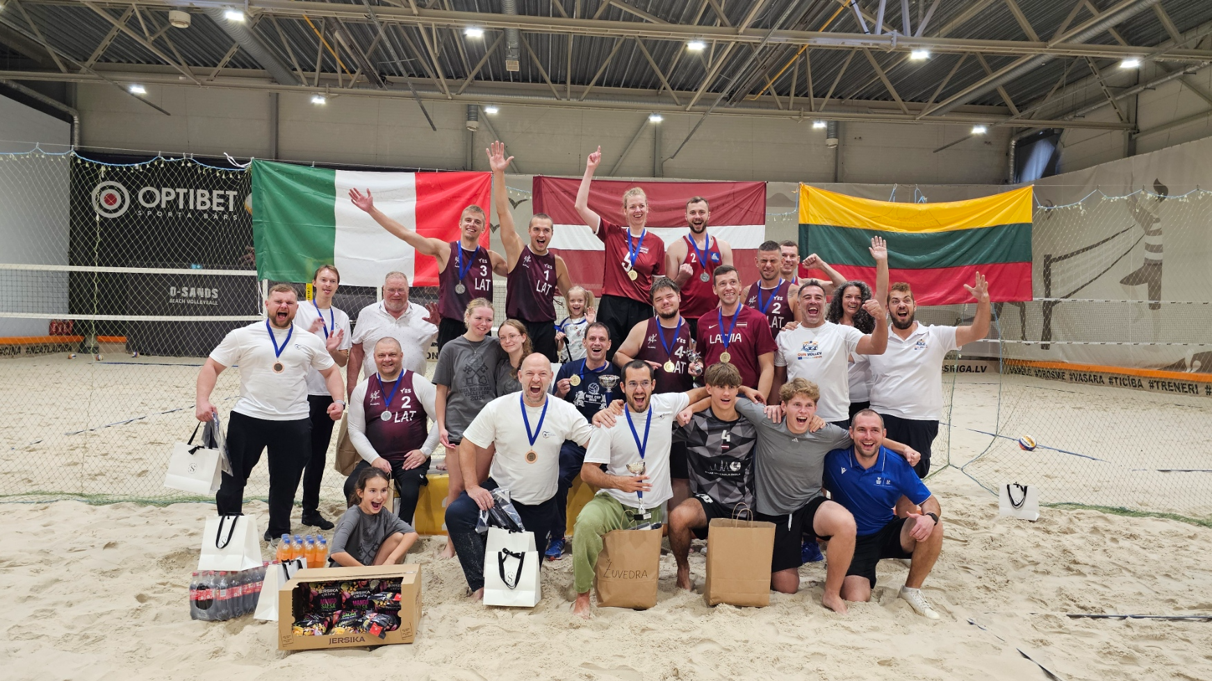 Latvija izcīna pirmo un otro vietu “Riga Beach Para Volley Cup 2026” sēdvolejbolā