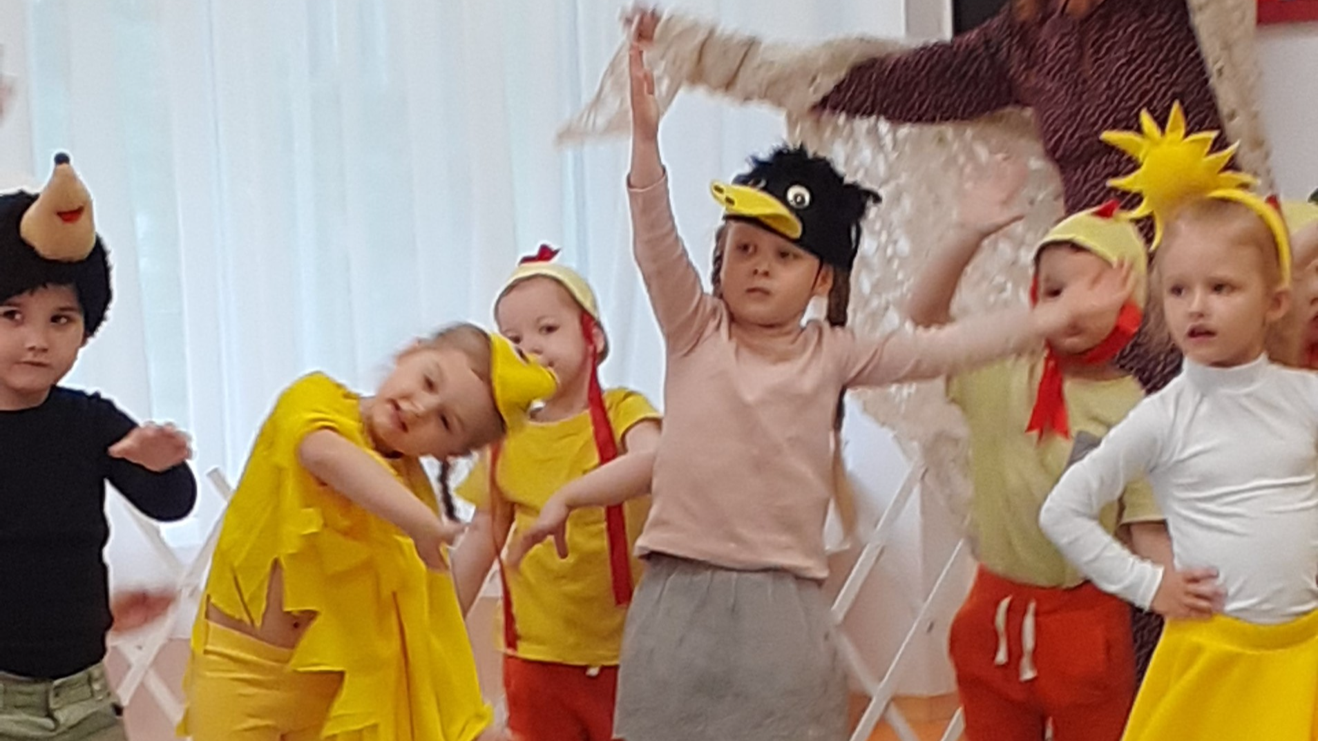 Spēlējot teātri, bērni iepazīst pasauli