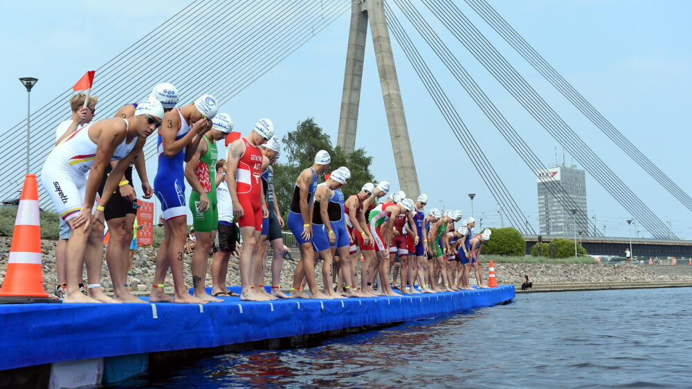 Sportisti uz tilta