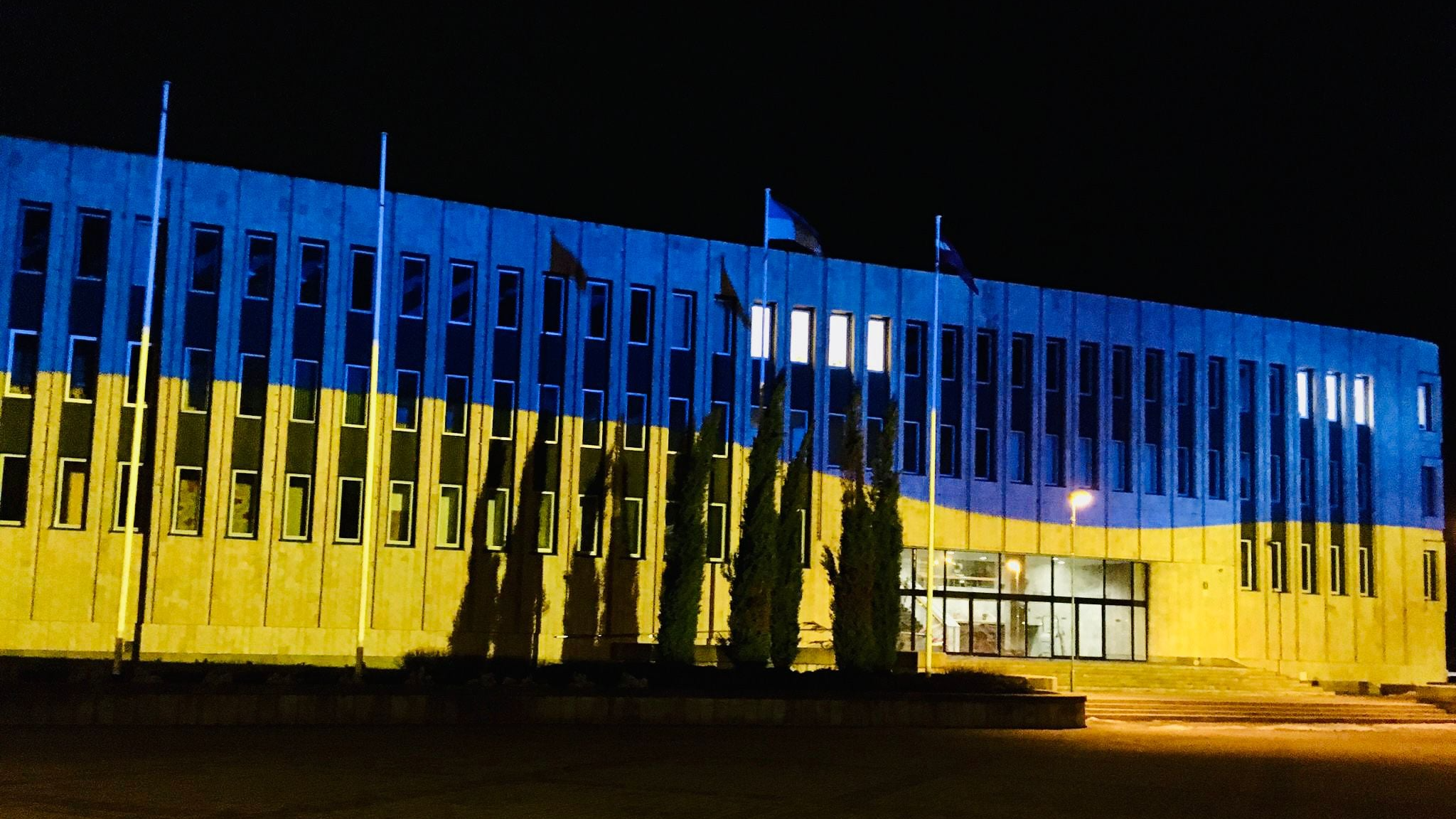 Rīgas rātsnamu un Brīvības pieminekli izgaismos Ukrainas karoga krāsās