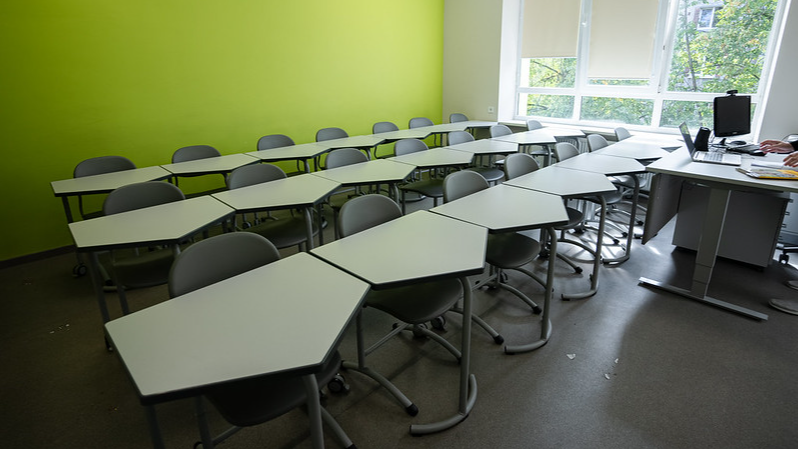 Rīgas valstspilsētas pašvaldības vidusskolās turpinās 10.klašu komplektēšana