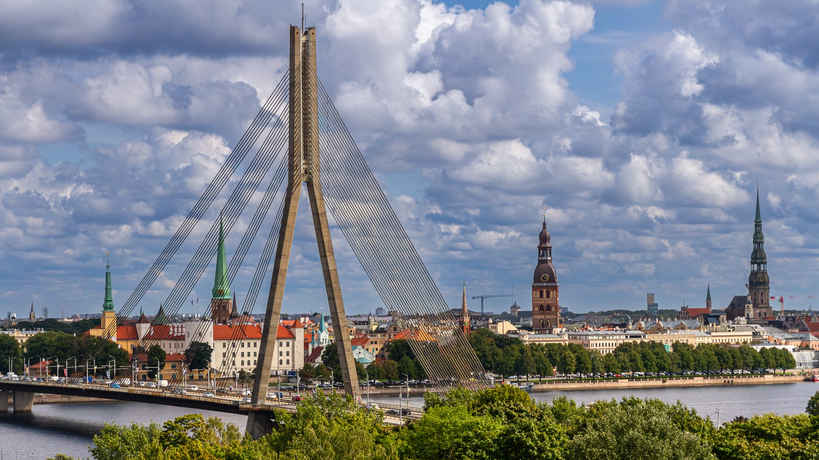 "Rīgas stāsti" latviešu valodas prasmju pilnveidošanai