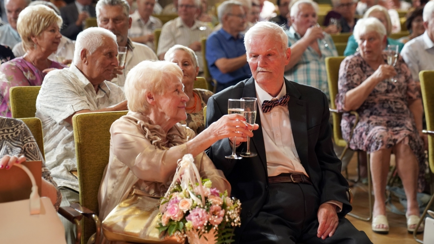 Rīgas pašvaldība aicina pieteikties Zelta kāzu jubilārus