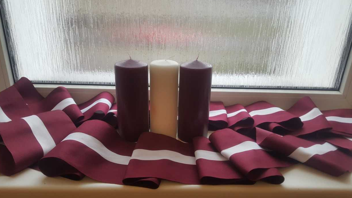 Rīgas 79. pirmsskolas izglītības iestādē sveic Latviju 102. dzimšanas dienā!