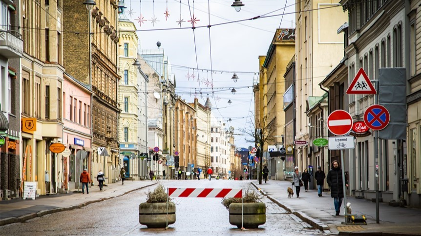 Tērbatas iela uz vienu mēnesi kļūs par vasaras ielu