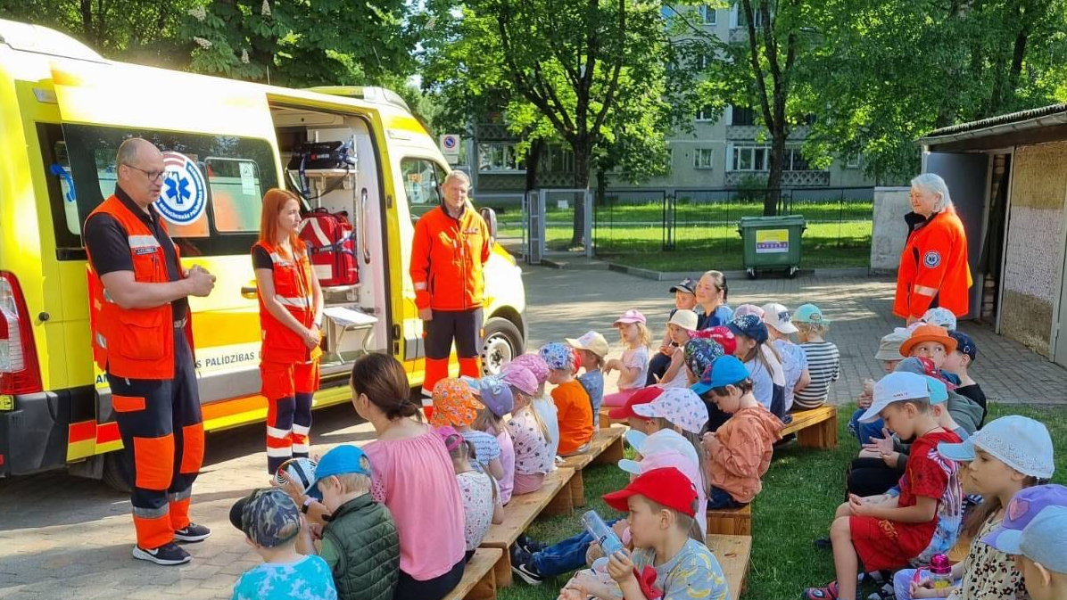 Tikšanās ar Neatliekamās medicīniskās palīdzības dienesta darbiniekiem