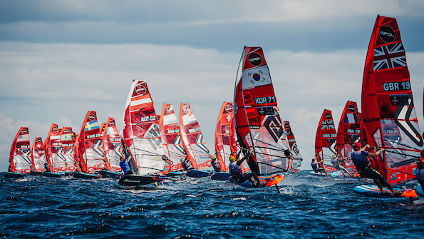 Latvijas sportisti startēja pasaules  IQFOiL sacensībās
