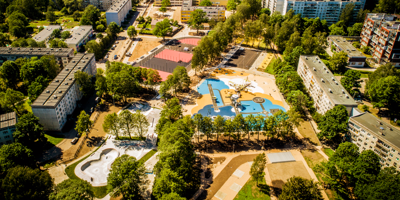 Apsekos topošo Imantas sporta centru 