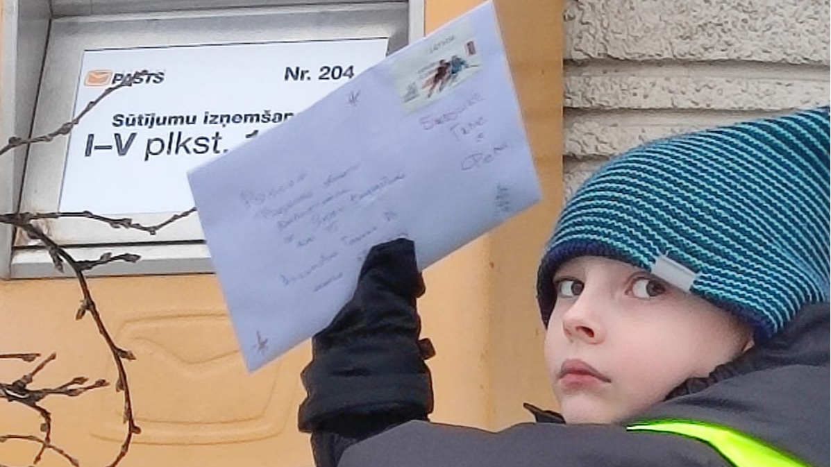 Rīgas 232. pirmsskolas izglītības audzēkņi raksta vēstules Ziemassvētku vecītim