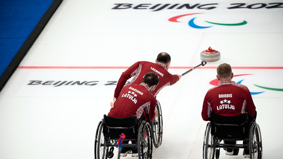 Ratiņkērlingisti Kanādā startēs divos pasaules čempionātos