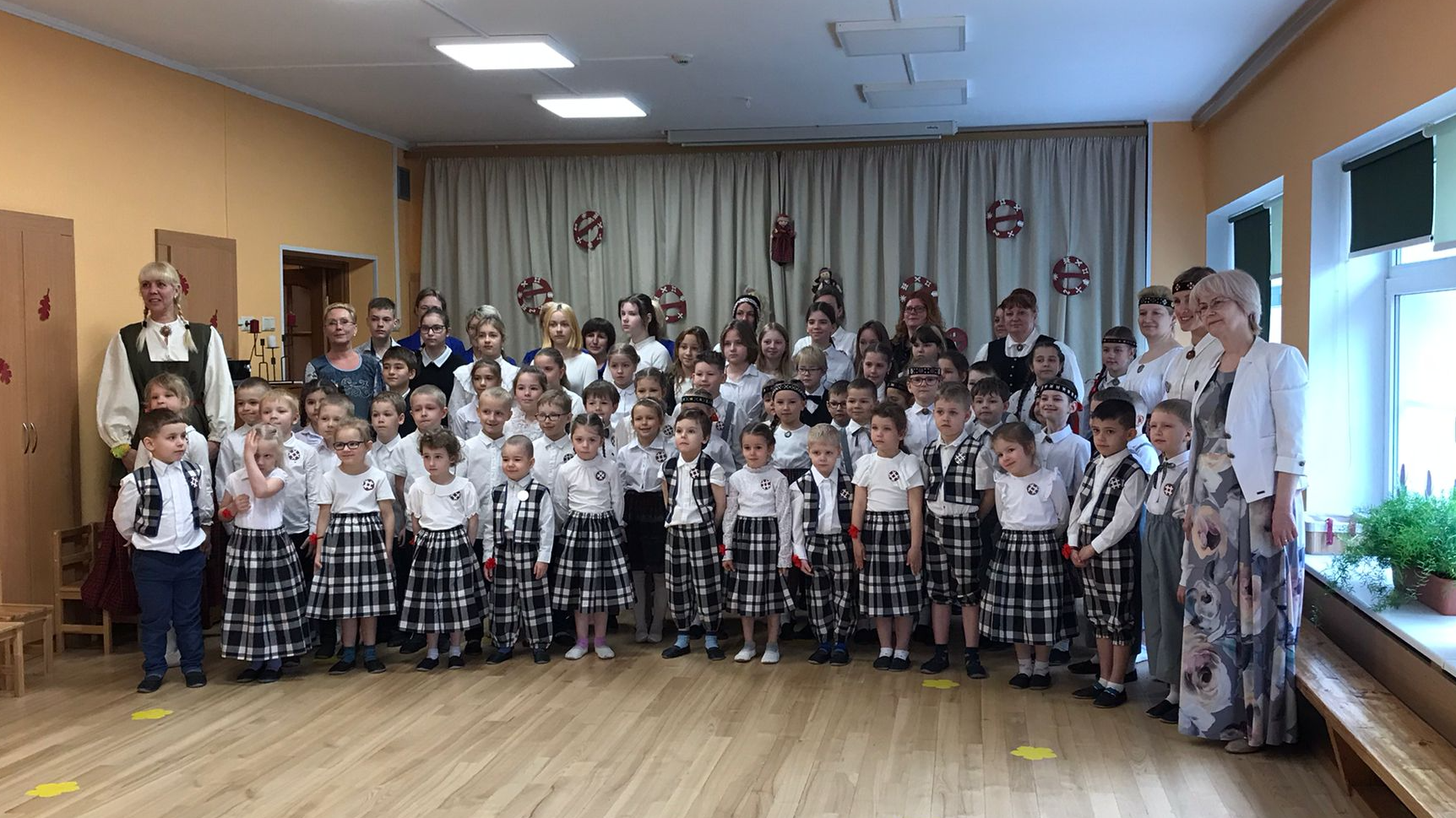 Projekts ”Dziesmu svētkiem 150.Tradīcija” pirmsskolās