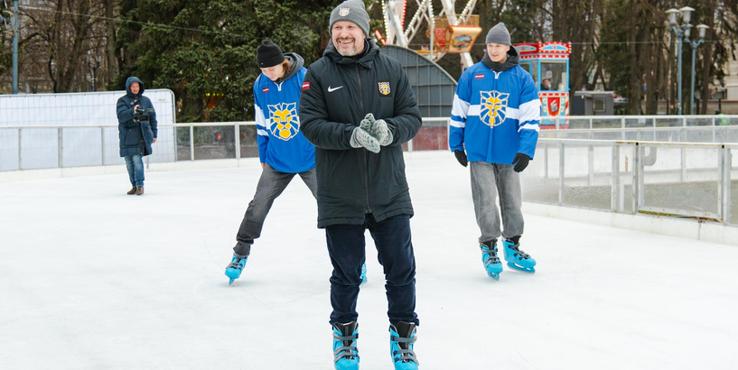 Atklāta publiskā slidotava Esplanādē