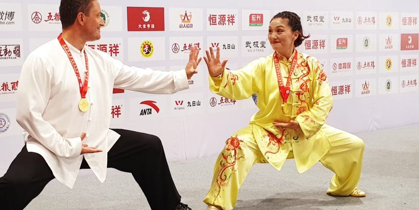 Latvijai zelts un sudrabs notikušajā 8. Pasaules u-šu kungfu čempionātā Emeišanā, Ķīnā