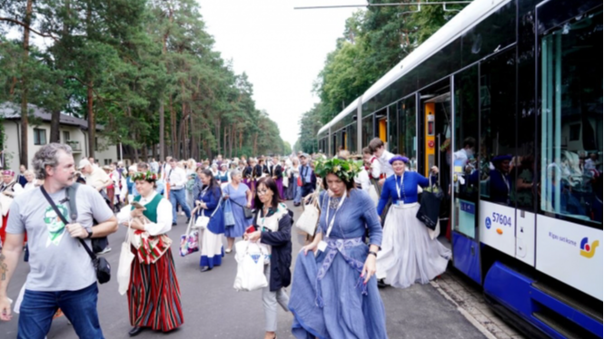 Pašvaldība aicina Dziesmu un deju svētku apmeklētājus savlaicīgi plānot došanos uz pasākumiem 8. un 9. jūlijā