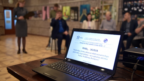 Paneļdiskusija par spēju nedzirdīgiem cilvēkiem iekļauties savā apkaimē
