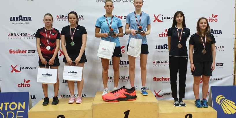 Medaļu birums Rīgas Skolēnu pils badmintonistiem