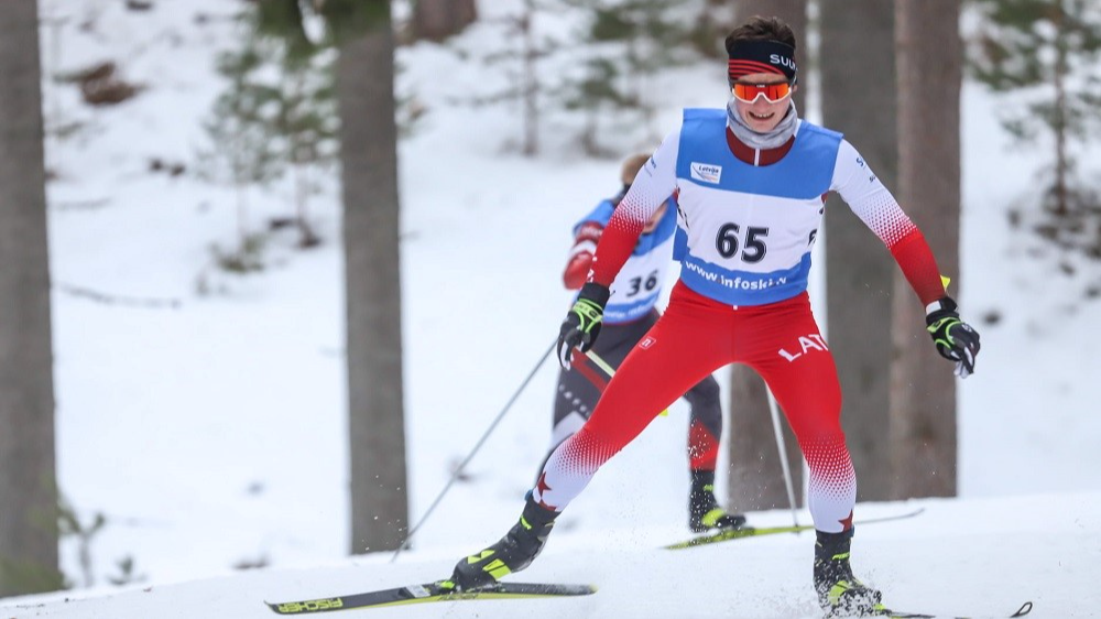 PJČ ceturtdaļfinālists Kaparkalējs un olimpiete Auziņa uzvar LČ un FIS slēpošanas sprintā