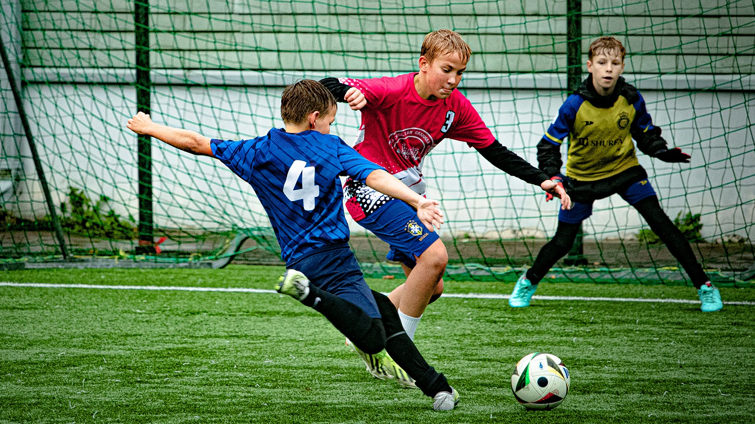 Noskaidrota spēcīgākā Rīgas skolu komanda futbolā 6.-7. klasēm