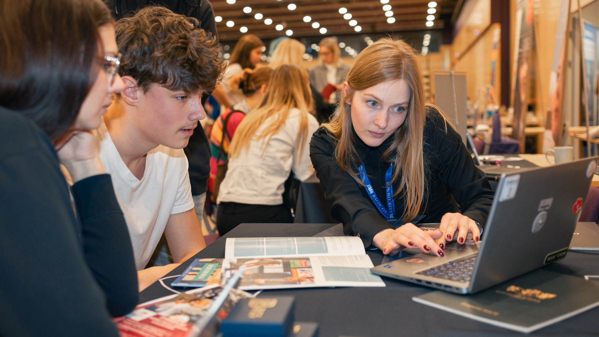 Rīgā tiek atklāta starptautiskā ārzemju izglītības izstāde