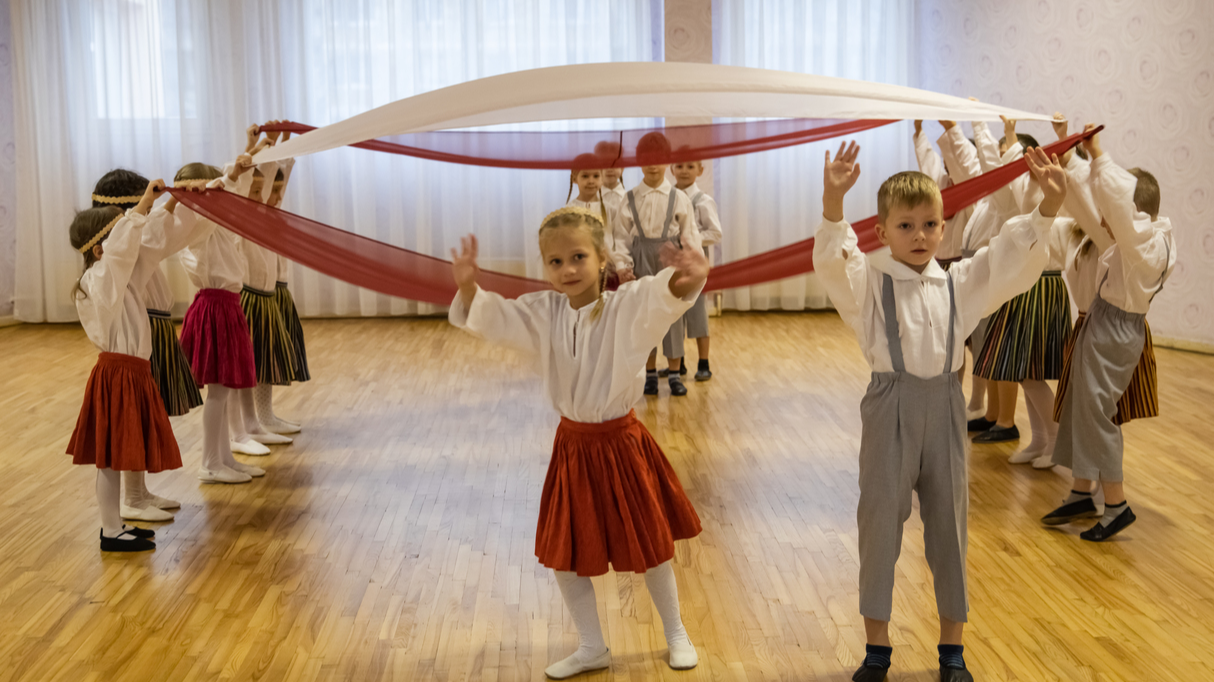 Rīgas 258. pirmsskolas izglītības iestādē noritēja projekta nedēļa «Skaista mana tēvu zeme»