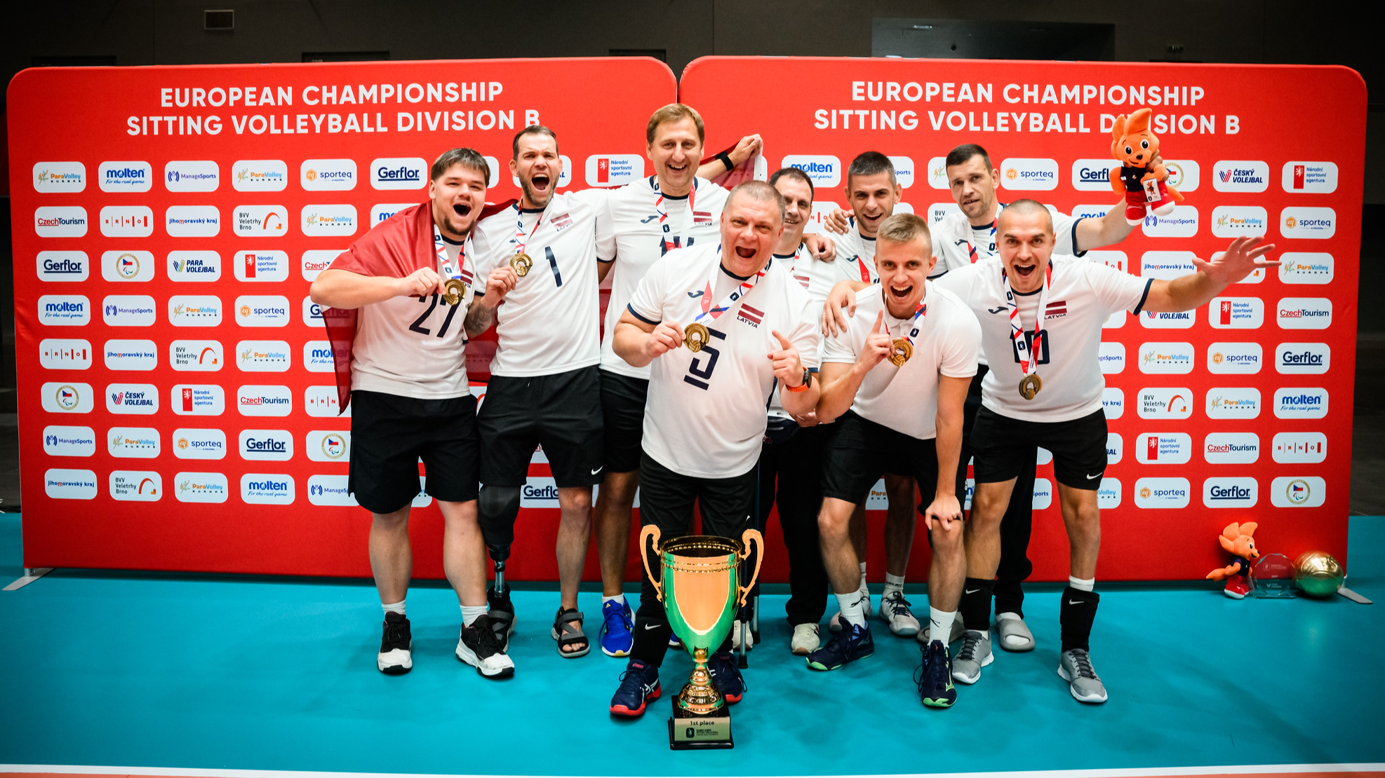 Latvijas sēdvolejbola izlase triumfē Eiropas čempionāta B divīzijā