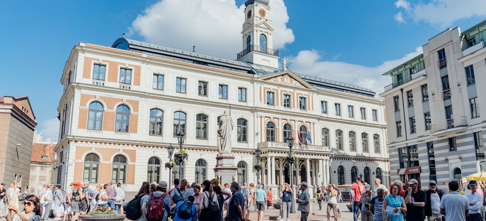 Par augstiem sasniegumiem sportā Rātsnamā pasniegtas naudas balvas sportistiem 