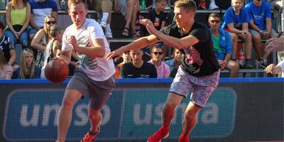 Rīgas svētkos jau 10. gadu pēc kārtas norisinājās diennakts basketbola turnīrs "Krastu mačs"