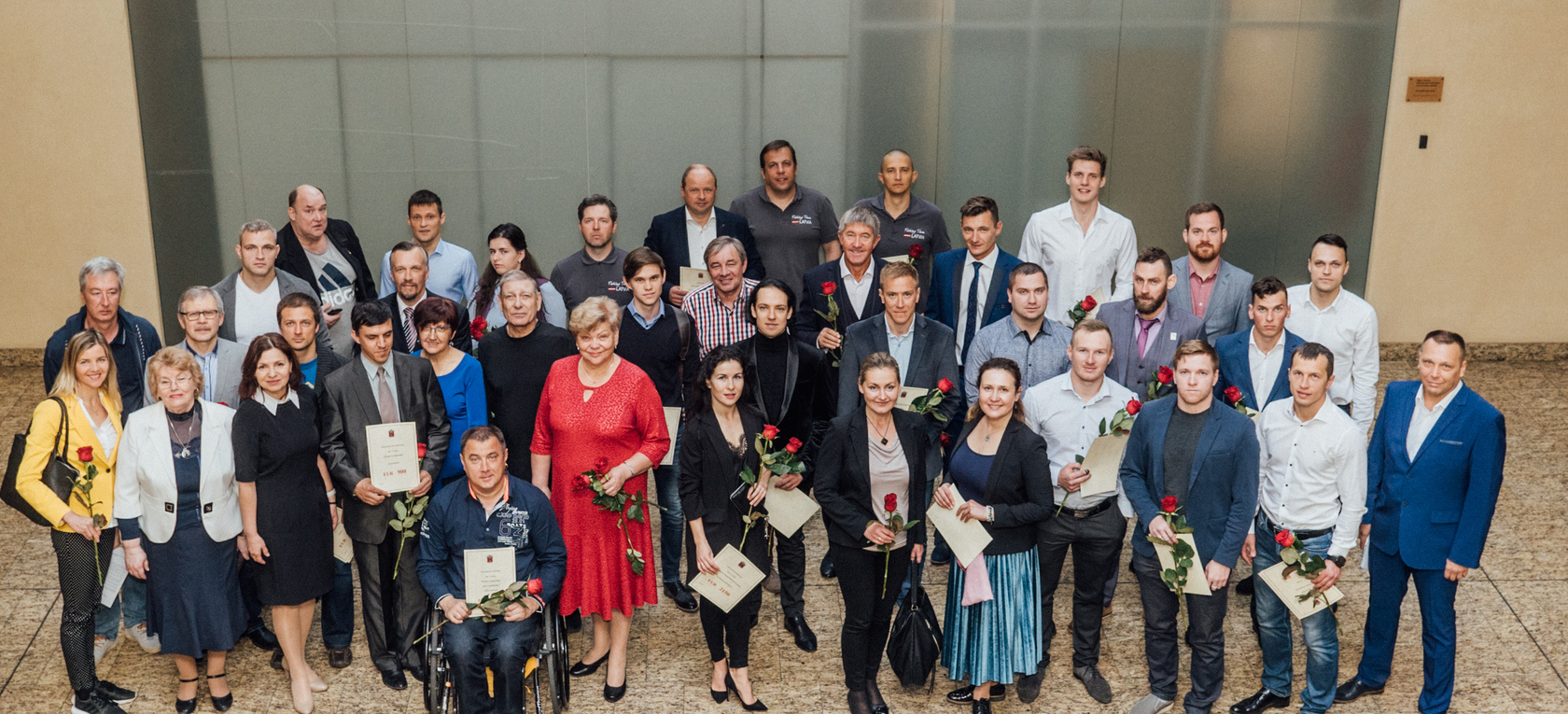 Rīdziniekiem pasniegtas naudas balvas par augstiem sasniegumiem sportā