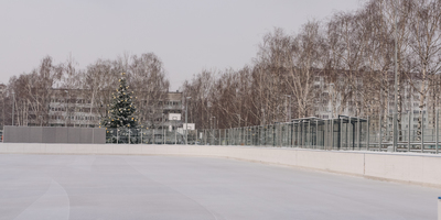 Atklāta slidotava pie Rīgas 84. vidusskolas