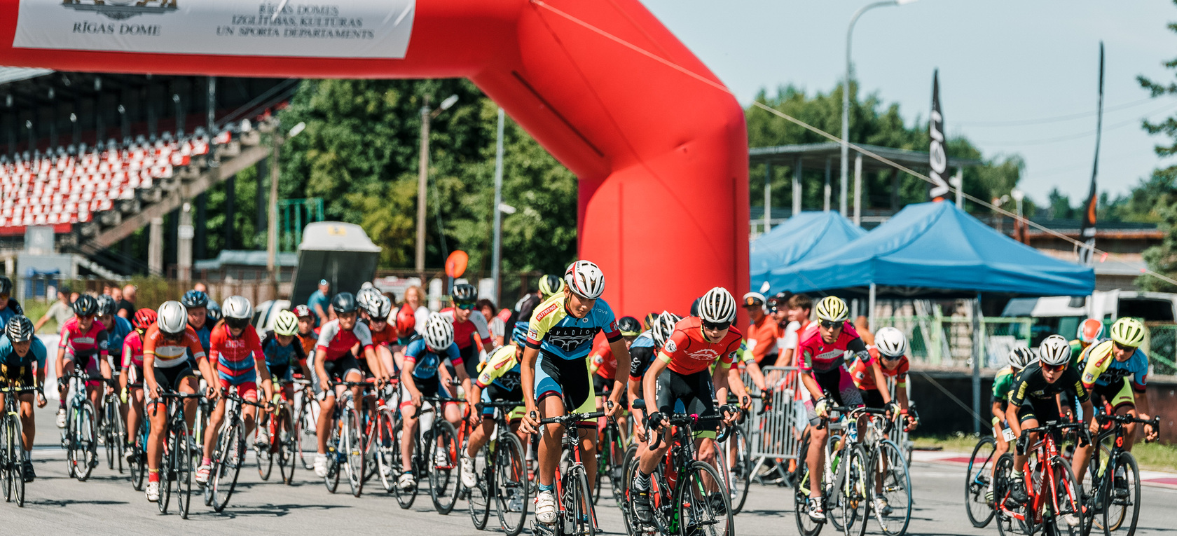 Ar azartiskām sacensībām Biķernieku trasē aizvadīta Rīgas lielās balva riteņbraukšanā