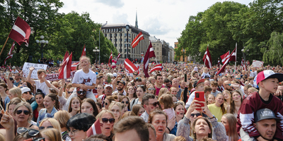 Pie Brīvības pieminekļa sumina Latvijas hokeja izlasi ar iegūto bronzas medaļu