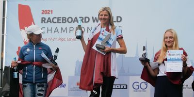 Vita Matīsa un Juozas Bernotas kļūst par 2021. gada Pasaules čempioniem vindsērfingā Raceboard klasē